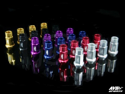 Lug nut (1 piece)