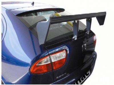 Rear wing