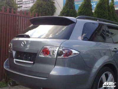 Rear wing