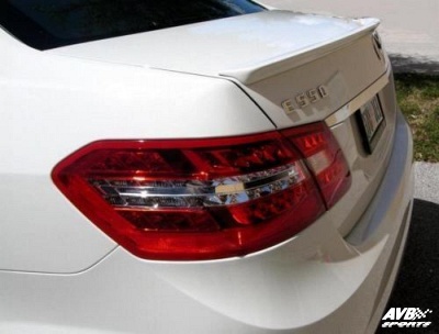 Rear wing