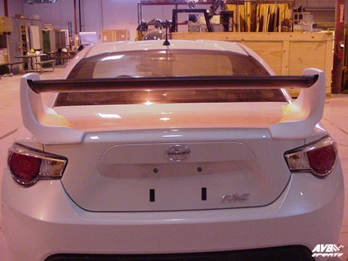 Rear wing