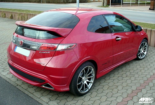 Rear wing