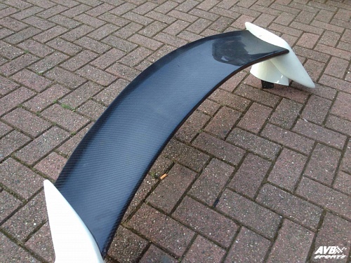 Rear wing center
