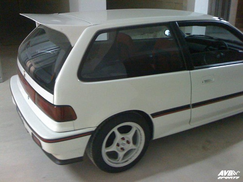 Rear wing (roof)