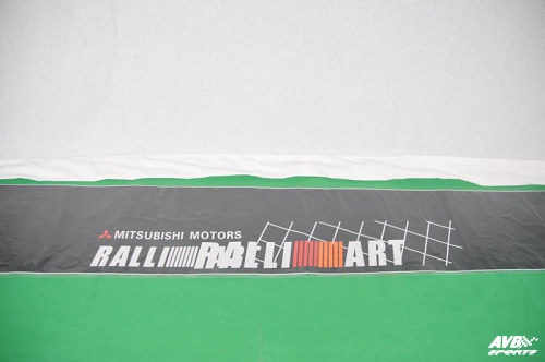 Windshield banner