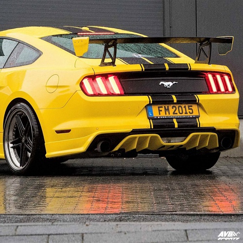 Rear wing