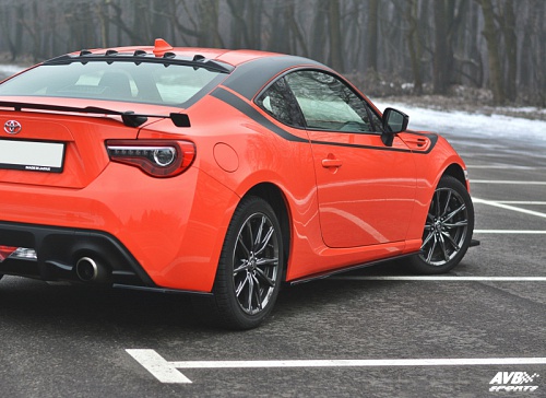 Side skirt diffusers