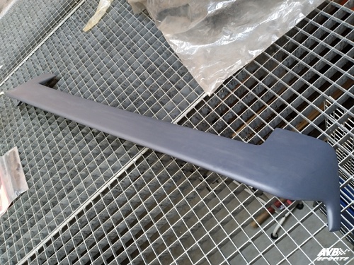 Rear wing