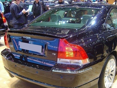 Rear wing