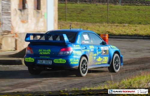 Rear wing
